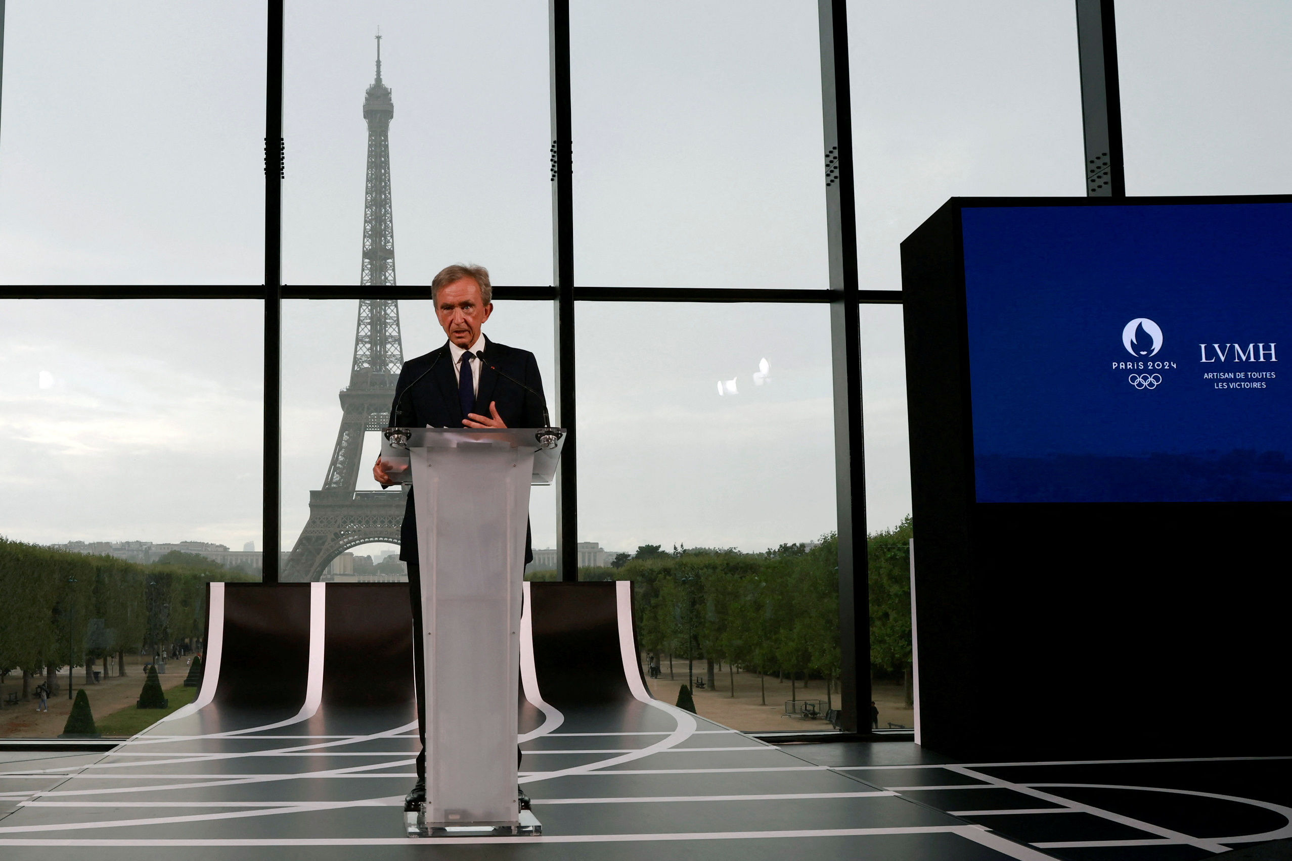 ▲▼ LVMH集團董事長阿諾宣布贊助巴黎奧運            。（圖／路透社）