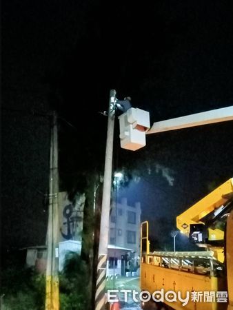 ▲▼杜蘇芮颱風造成金門8825戶停電，台電持續動員搶修當中。（圖／記者林名揚翻攝）
