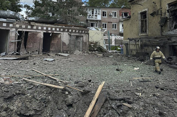 ▲▼戈盧別夫在Telegram秀出塔甘羅格市28日被飛彈襲擊後的現場畫面。（圖／達志影像／美聯社）