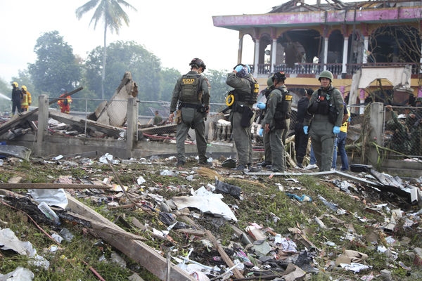 ▲▼泰國南部陶公府（Narathiwat）邊境小鎮煙火倉庫大爆炸，造成9死、115傷。（圖／達志影像／美聯社）