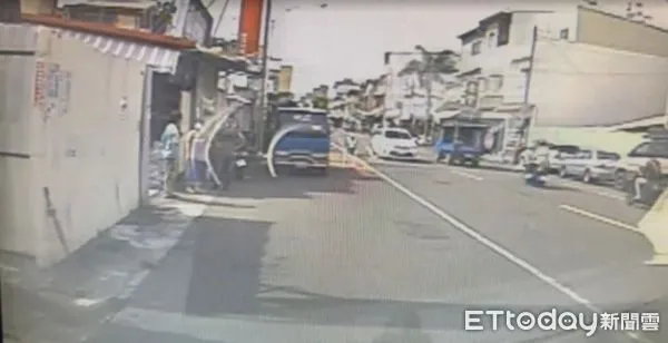 ▲▼             屏東縣屏東市博愛路95號前昨（29）日下午2時許發生死亡車禍，。（圖／記者陳崑福翻攝）