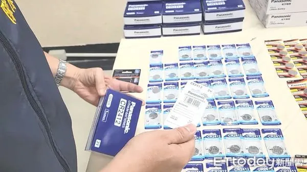 ▲鄭男、林男、溫男3人購買仿冒電池，轉售在網路上販售。（圖／記者陸運陞翻攝）