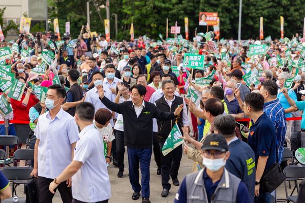 ▲▼身兼黨主席的副總統賴清德今（31日）揮軍南下，懇請鄉親全力支持民進黨推薦的北斗鎮長候選人江熊一楓。（圖／民進黨提供）