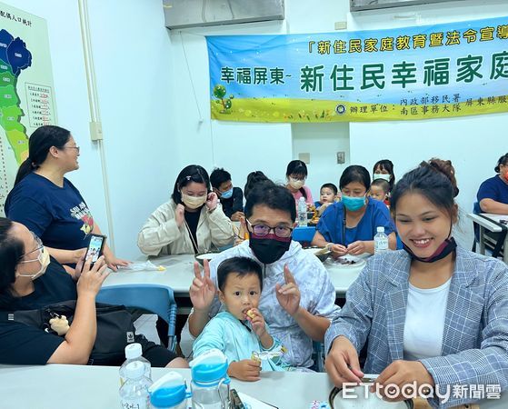 ▲移民署屏東縣服務站舉辦「馬來西亞與臺灣可可的故事」為主題活動             。（圖／記者陳崑福翻攝）