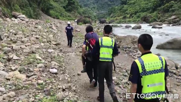 ▲▼             嘉義縣阿里山鄉一行8人今(1)日上午結團前往山美大橋下溯溪，1名45歲女子撞到頭。（圖／記者翁伊森翻攝）