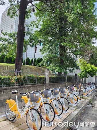 ▲台南市交通局1日於市政會專案報告表示，預計在2023年11月底完成YouBike 300站，提供更便利的公共自行車服務。（圖／記者林東良翻攝，下同）