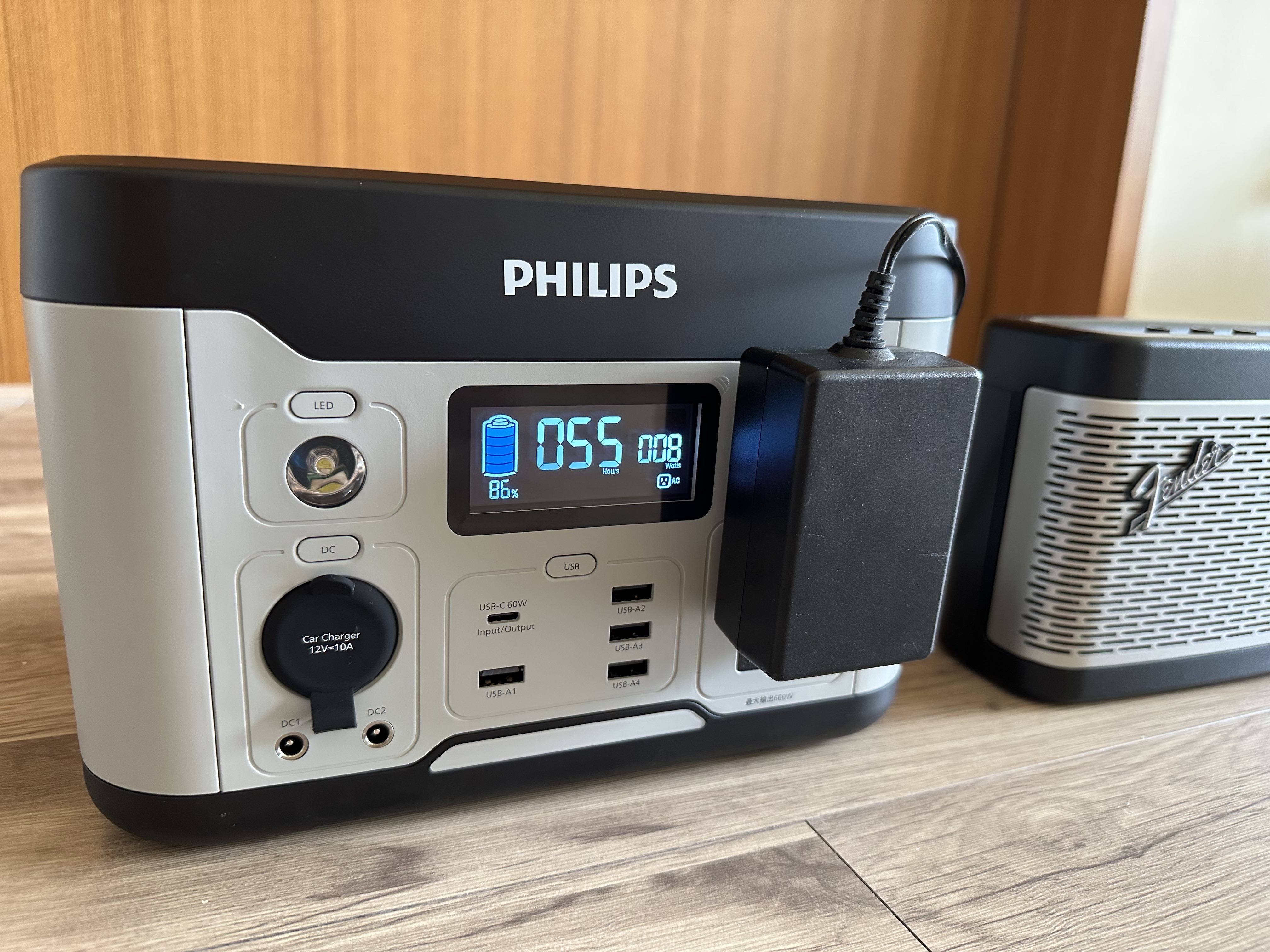 ▲PHILIPS 600W儲能行動電源。（圖／記者蔡惠如攝）