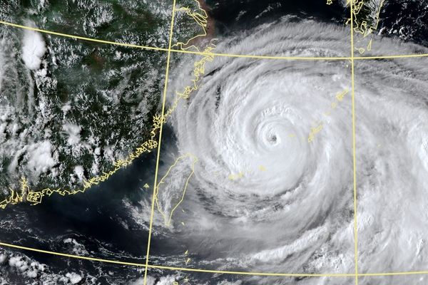 ▲▼衛星雲圖顯示卡努颱風下午的最新位置。（圖／氣象局）
