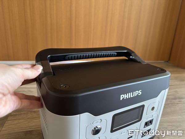 ▲PHILIPS 600W儲能行動電源。（圖／記者蔡惠如攝）