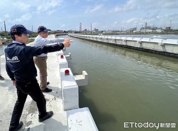 ▲▼高雄市副市長林欽榮視察路竹、永安低窪易淹水地區。（圖／記者賴文萱翻攝）