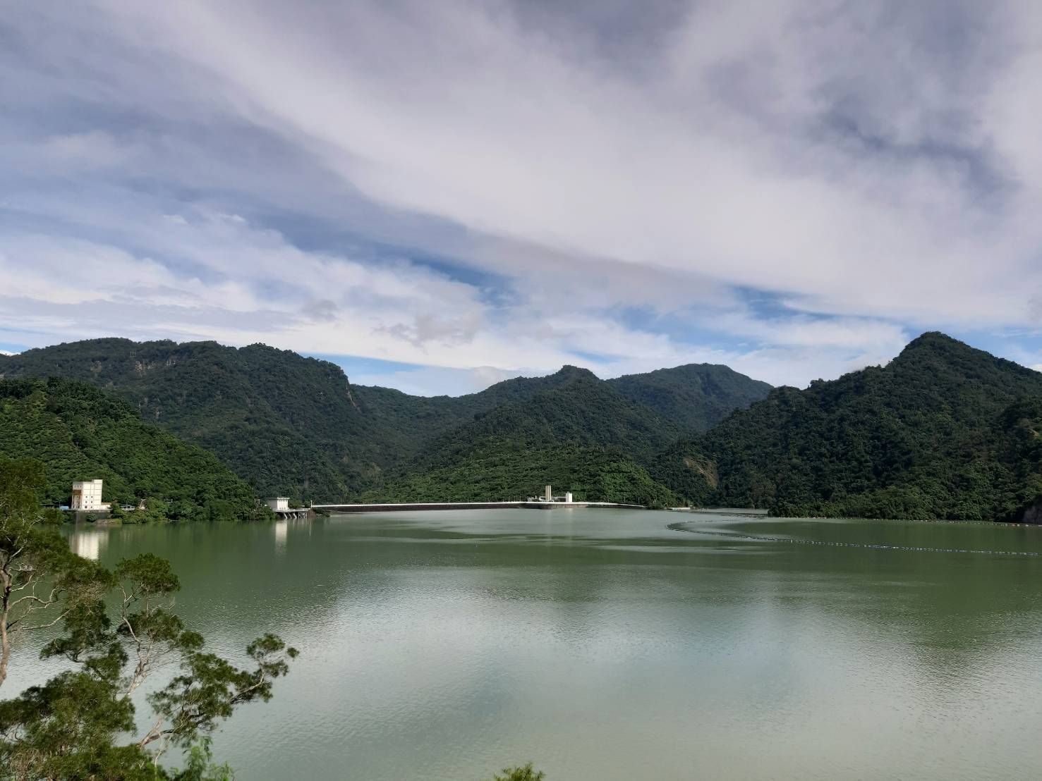 ▲受颱風西南流流影響，台南地區降大雨，曾文水庫水情大進帳，一舉逼近1億3千萬噸。（圖／記者林東良翻攝，下同）