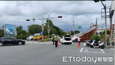 卡努颱風尾屏東刮大風！東港岸邊掀大浪　潮州巨大廣告看板被吹倒