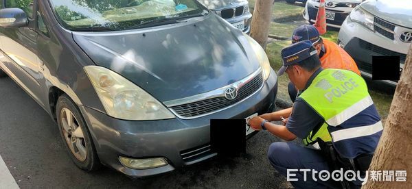 ▲▼苗栗監理站與警方及停管單位合作建立「註銷號牌即時通報機制」，發現註銷號牌車輛上路即執行拖吊。（圖／苗栗監理站提供）