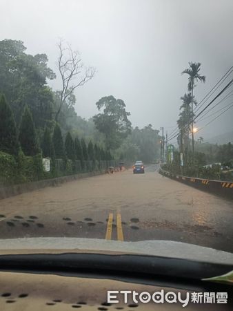 ▲▼ 苗栗三義鐵路火車站第一班停駛。（圖／記者蔡文淵翻攝）