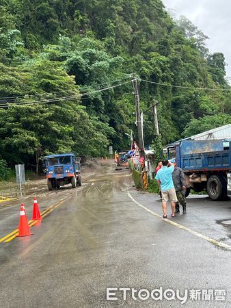 ▲「惜緣偏鄉公益」將民生物質從東港送到南投           。（圖／陳天寶提供，下同）