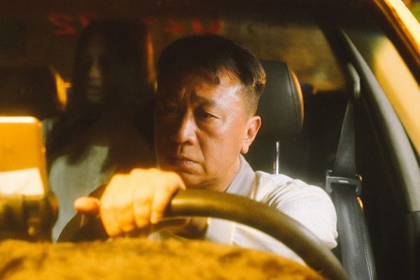 ▲游安順在入圍短片競賽的《夜半鬼上車》中飾演載到神祕乘客的計程車司機。（圖／亞洲日舞影展提供）