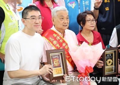 基隆表揚安樂區26位模範父親 謝國樑讚許父愛是家庭依靠