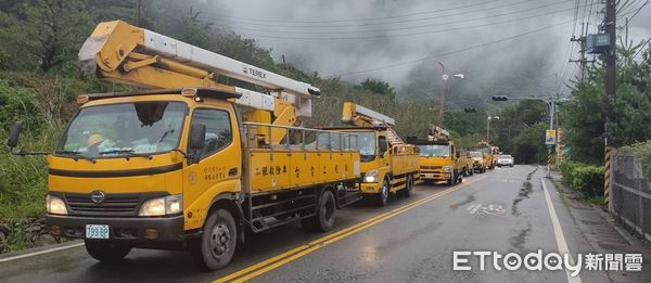▲▼南投仁愛鄉仍有2733戶停電，多處道路中斷嚴重影響台電復電進度。（圖／記者高堂堯翻攝）
