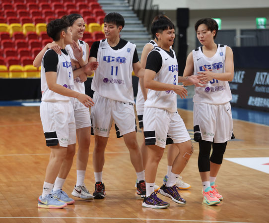 ▲女籃中華藍在瓊斯盃首日擊敗菲律賓。（圖／籃協提供）