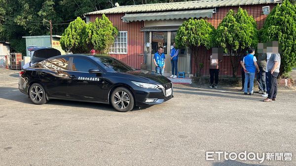 ▲▼苗栗獅潭山區發現1家5口陳屍車內，苗栗地檢署檢察官6日下午相驗後排除他殺，將擇期解剖確認死因。（圖／記者蔡文淵攝）