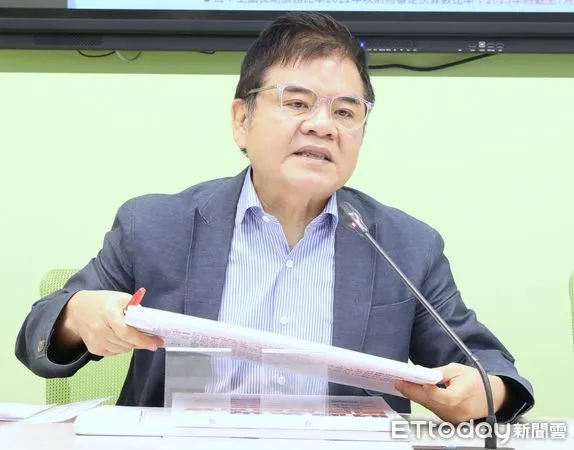 ▲▼民進黨立院黨團召開輿情回應記者會 莊瑞雄。（圖／記者屠惠剛攝）
