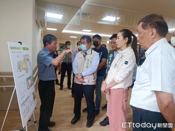 ▲台南榮譽國民之家新建工程，東區平實基地及網寮北基基地工程進行順利將如期於2023年底完工，市長黃偉哲9日前往視察。（圖／記者林東良翻攝，下同）