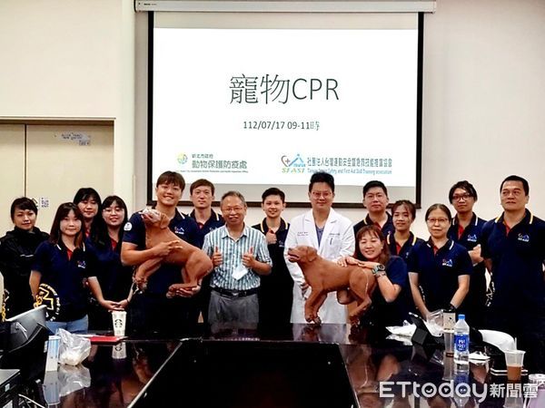 ▲▼新北動保處推廣寵物CPR，超過600人取得證明             。（圖／記者戴上容翻攝）