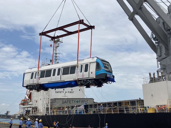 ▲▼捷運三鶯線首列車正式抵台。（圖／新北市政府提供）