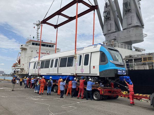 ▲▼捷運三鶯線首列車正式抵台。（圖／新北市政府提供）