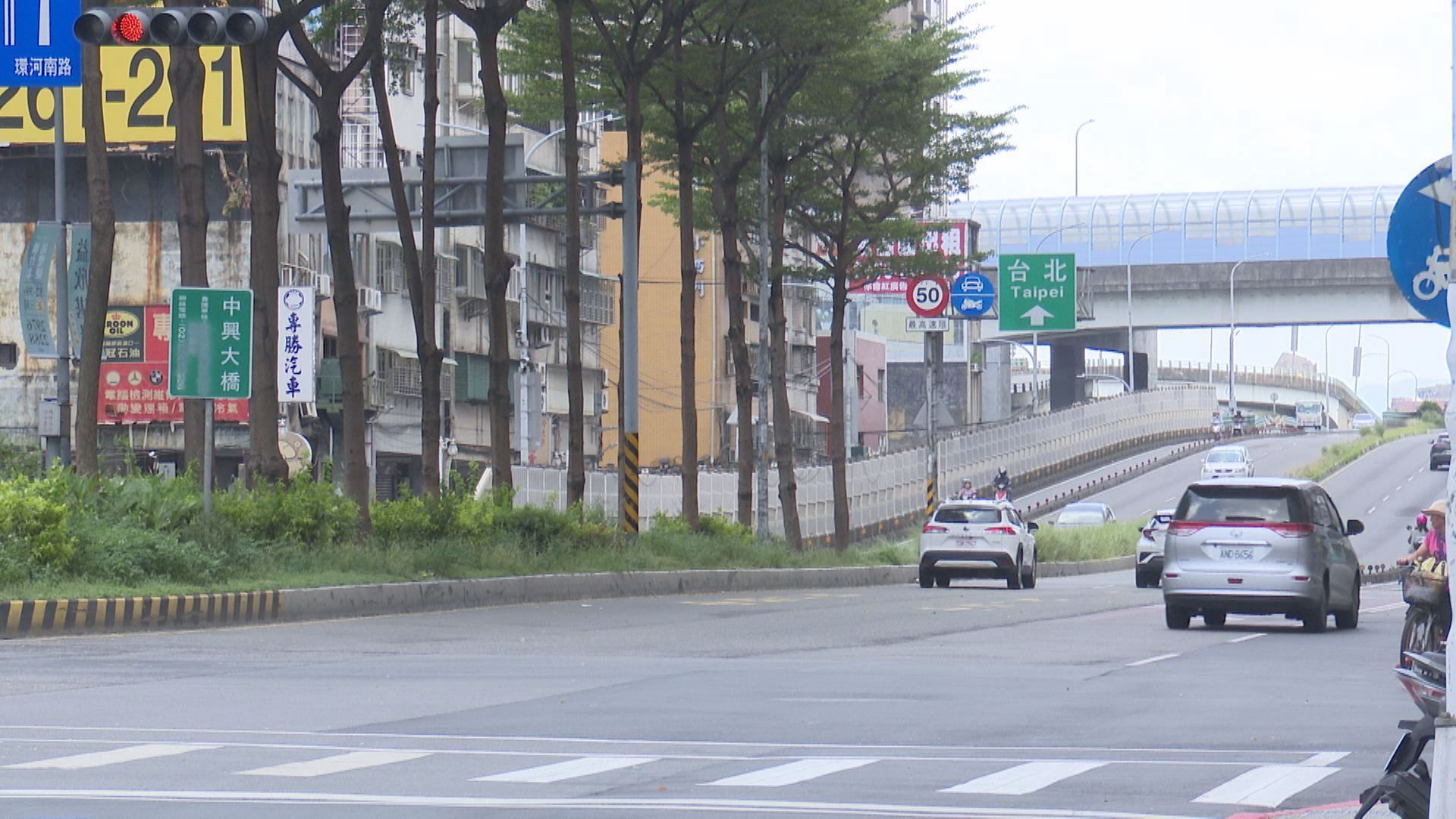 ▲萊茵水花園,接待中心,樣品屋,交通捷運站▼             。（圖／記者蔡明華攝）