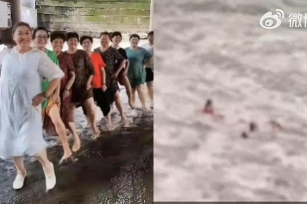 中國11大媽堅持，水上跳廣場舞較美！10秒後全被大水沖走釀7死。（翻自微博）
