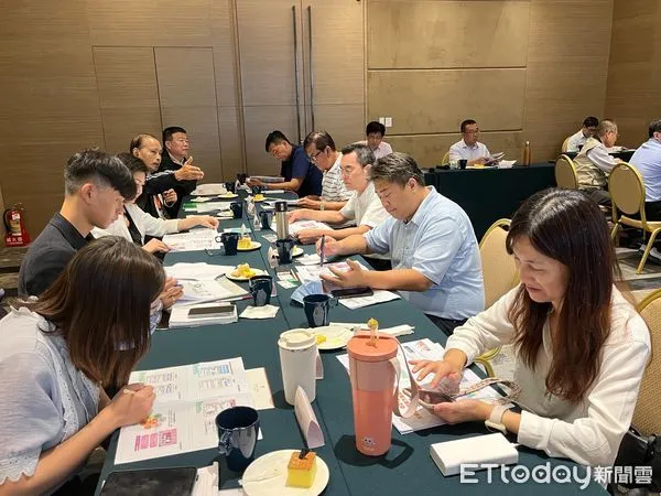 ▲勞動部雲嘉南分署於台南成大會館召開策進諮詢交流會議，會議邀集15位雲嘉南區勞資政學研代表出席。（圖／記者林東良翻攝，下同）