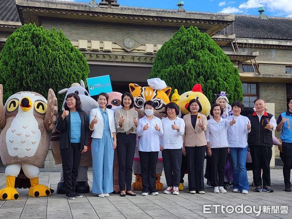 ▲台中市長盧秀燕領軍8縣市首長成立女性縣市長聯盟。（圖／記者游瓊華攝）