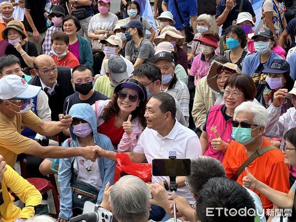 ▲▼   侯友宜在台南進行廟口開講。（圖／記者崔至雲攝）