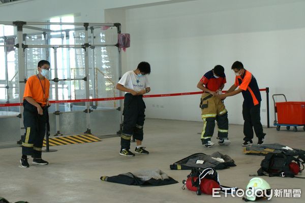 ▲2023雲林縣小小消防員暑期營，透過闖關活動使學生學習正確的防火、防災觀念。（圖／記者蔡佩旻翻攝）