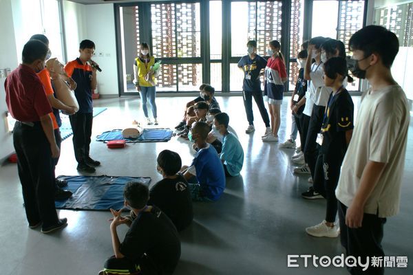 ▲2023雲林縣小小消防員暑期營，透過闖關活動使學生學習正確的防火、防災觀念。（圖／記者蔡佩旻翻攝）