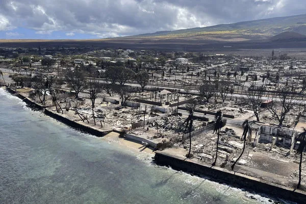 ▲▼美國夏威夷州毛伊島（Maui）的小鎮拉海納（Lahaina）遭野火襲擊。（圖／達志影像／美聯社）