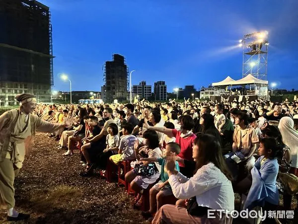 ▲▼紙風車劇團在金門大橋旁廣場首演《武松打虎》。（圖／記者林育綾攝）