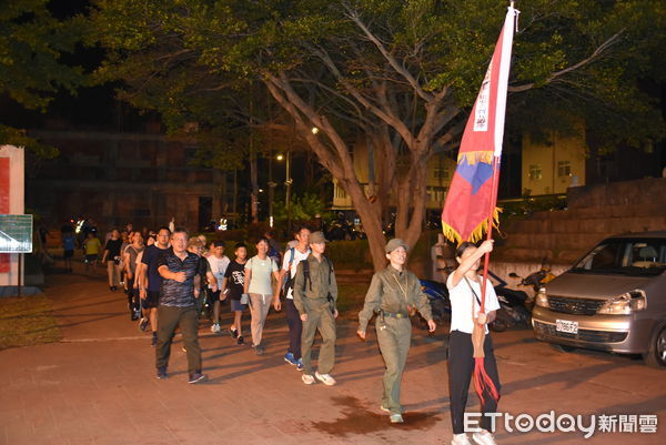 ▲▼金門國家公園管理處為紀念八二三砲戰65週年，舉辦823夜行軍活動。（圖／記者林名揚翻攝）