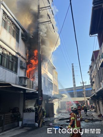 ▲▼       桃園透天厝火警，     。（圖／平鎮消防局提供）