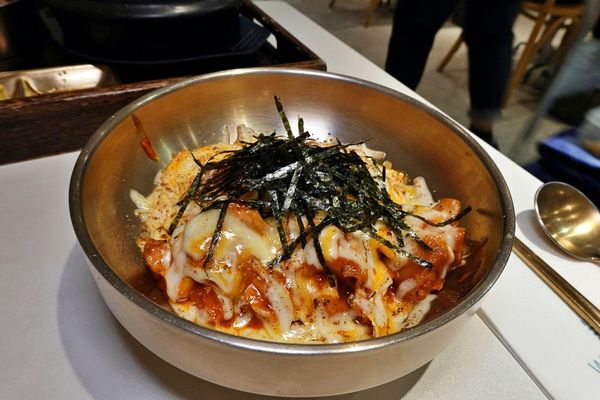 ▲▼在IG上很火紅的韓國料理「無理WULI」，主打韓式拌麵，馬鈴薯龍骨湯等正統韓式料理。（圖／水晶提供）