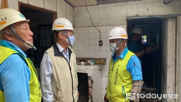 ▲台南市勞工局做工行善團修繕腳步馬不停蹄的兵分四路，分別到左鎮、永康及官田兩處進行修繕助弱。（圖／記者林東良翻攝，下同）