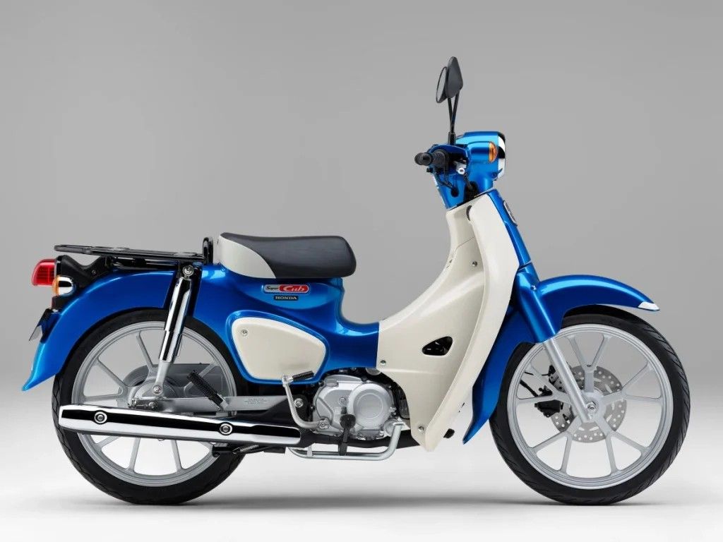 【速報】2024年全新Super Cub 110橙色金屬款式，預計12月發售！？ 僅限量1億台的紀念車款風格？