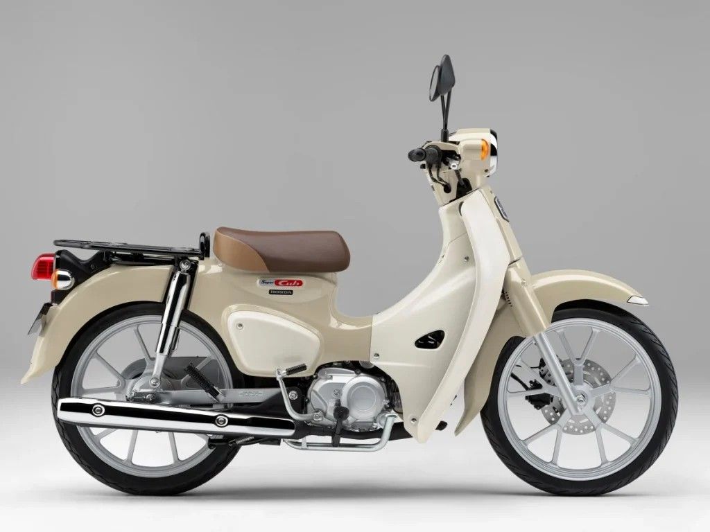 【速報】2024年全新Super Cub 110橙色金屬款式，預計12月發售！？ 僅限量1億台的紀念車款風格？