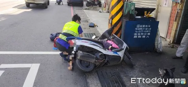 ▲新北三峽一名男子，騎機車自撞電線桿，送醫時已無生命徵象。（圖／記者陸運陞翻攝）