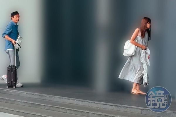 ▲▼ 【女主播男友開房】女主播穩交中？　邱沁宜與男伴綠島北返直奔天母住處。（圖／鏡週刊提供）