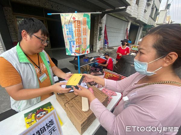 ▲台南市環保局將永康區「鹽行夜市」與「柳營夜市」加入環保夜市試辦行列，內用餐點通通不使用1次用餐具，甚至貼心提供環保餐具或環保袋租借服務，讓市民迺夜市也能做環保。（圖／記者林東良翻攝，下同）