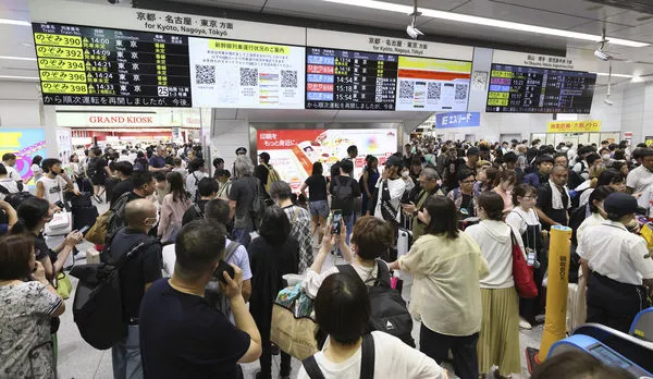 ▲▼新幹線大亂！「蘭恩」大雨襲日本　30.5萬乘客受影響。（圖／達志影像／美聯社）
