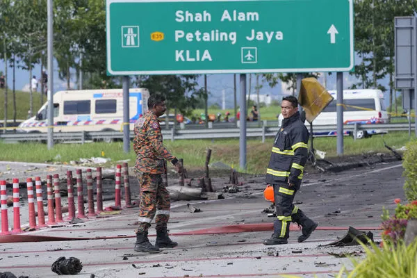▲▼ 馬來西亞17日一架飛機墜毀。（圖／達志影像／美聯社）