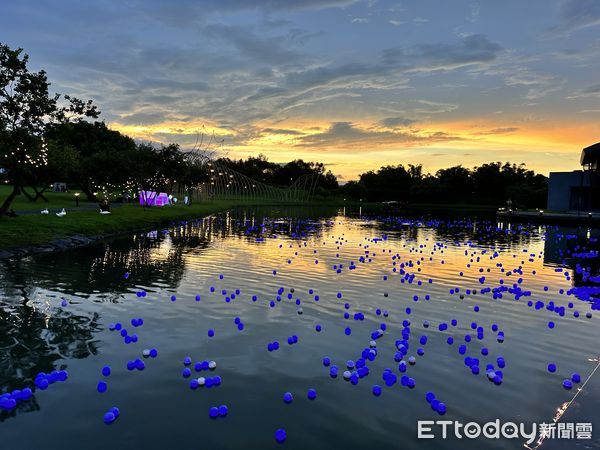 ▲▼宜蘭傳藝園區邀請月下老人駐點，還有七夕限定唯美「傳藝藍眼淚」活動。（圖／記者林育綾攝）